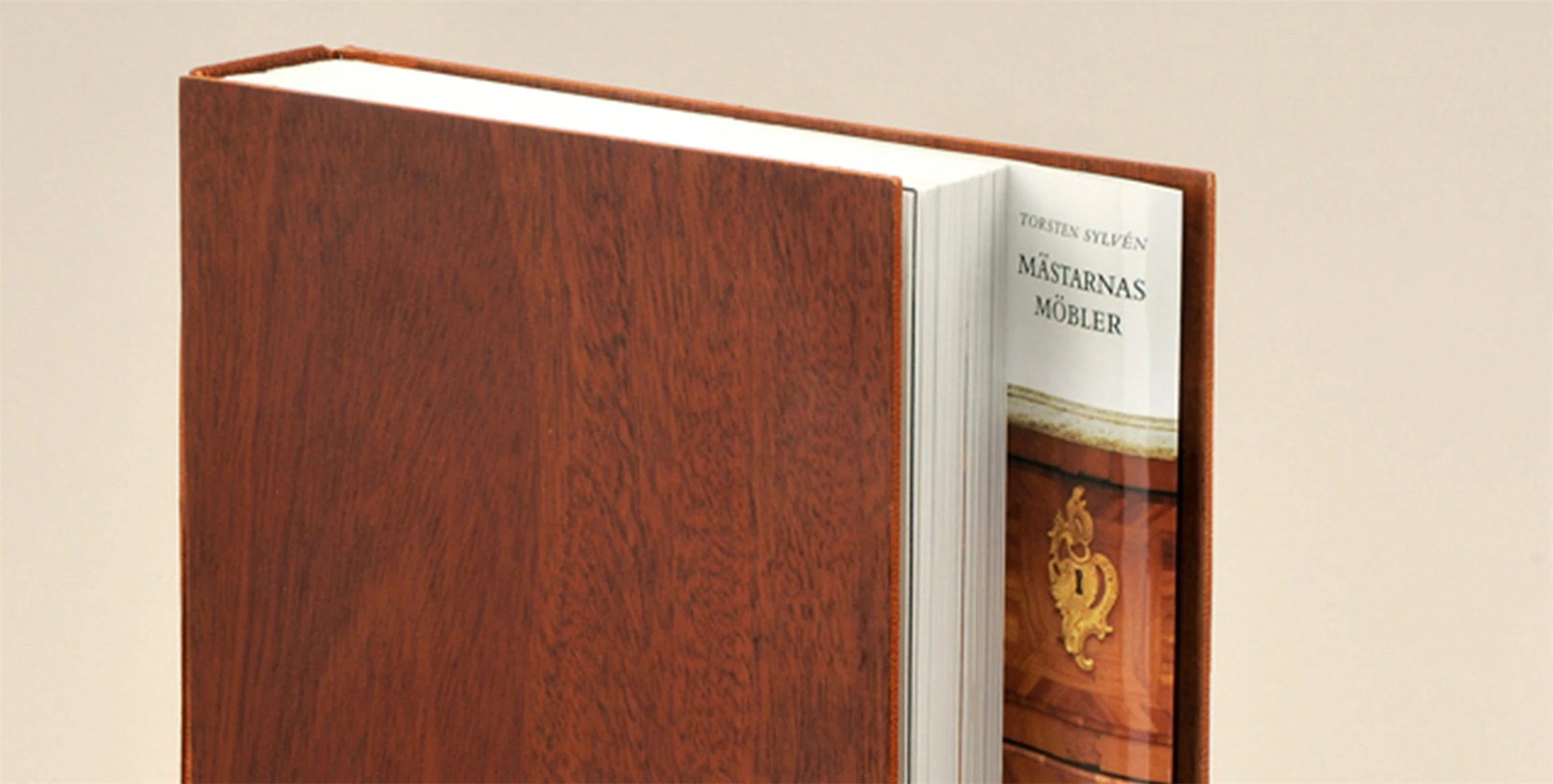 Detaljbild på Mästarband 2000 - Christina Svensson - Mästarnas möbler.