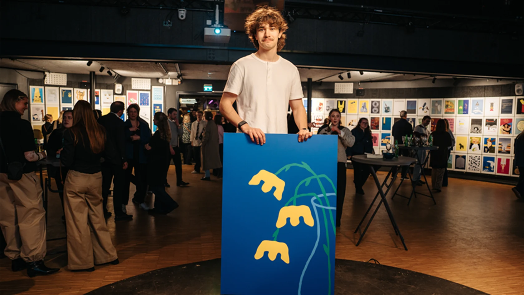 Bild på Erik Kesten (Brobygrafiska) med bidraget "Monarkin i vasen".