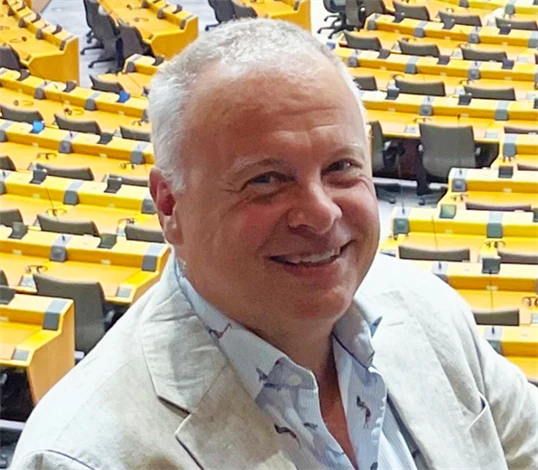 Bild på Peter Hjelm, styrelseordförande i Åtta45.