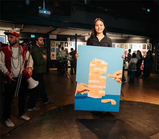 Bild på Nichapa Wangchanajai (Yrgo) med bidraget "Vårdbygget".