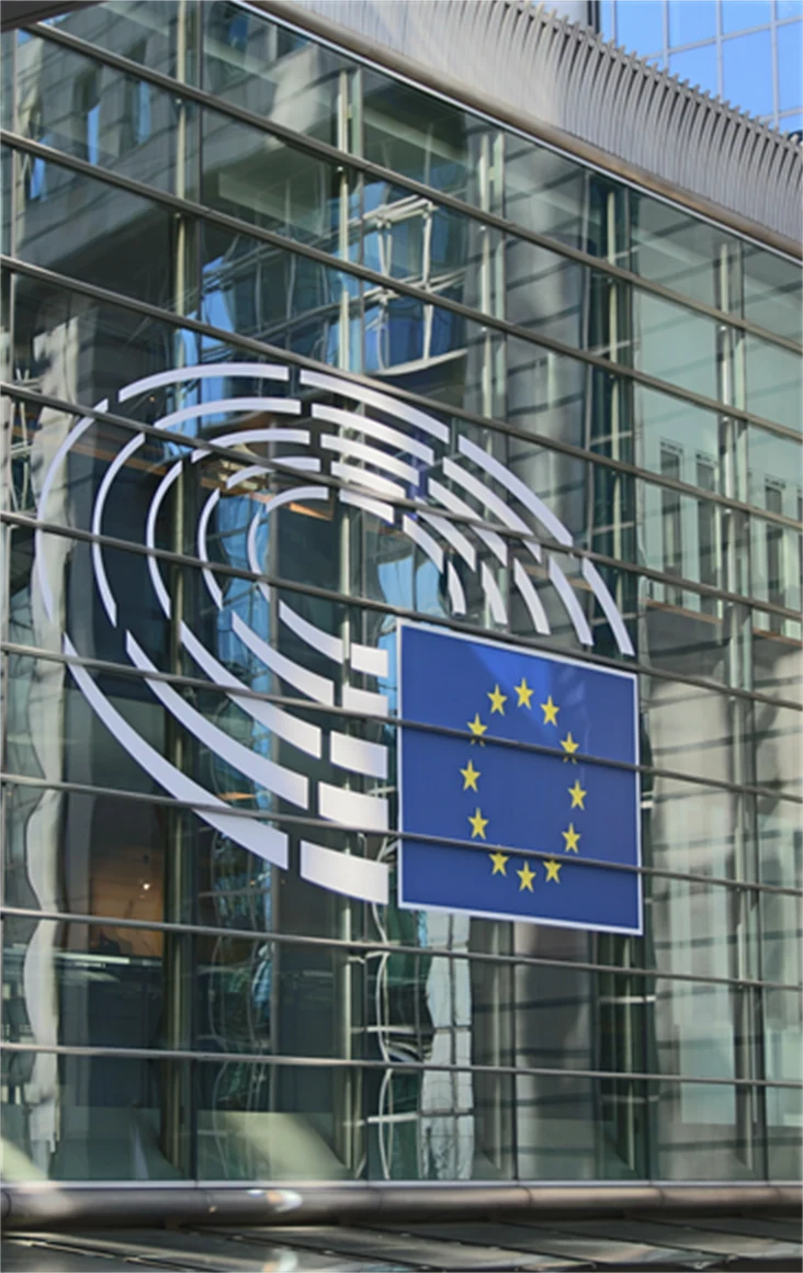 Bild på EU-parlamenets fasad.
